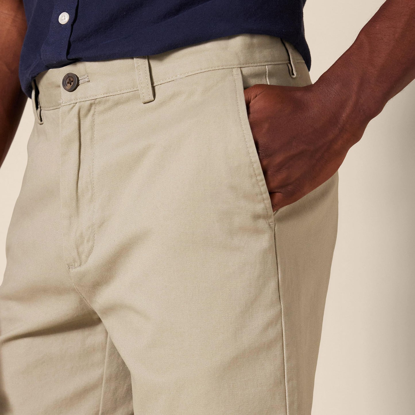 Amazon Essentials Men's Slim-Fit 7" Chino Shorts, Khaki, 34 Amazon Essentials